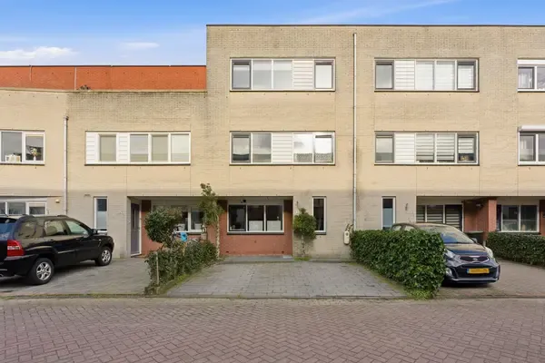 Tussenwoning te koop: Wolga 131, Esse Laag Nieuwerkerk Aan Den Ijssel
