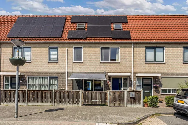 Tussenwoning te koop: Wolgastraat 14, Wijkcentrum, Voorstraat Lelystad