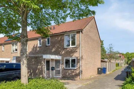Corner house for sale: Wollegrasweg 45, Kruidenwijk Midden-west Almere