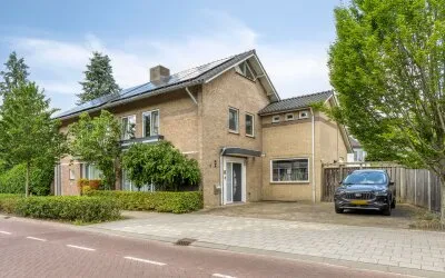 Twee-onder-één-kap te koop: Wollenbergstraat 30, Waalre Waalre