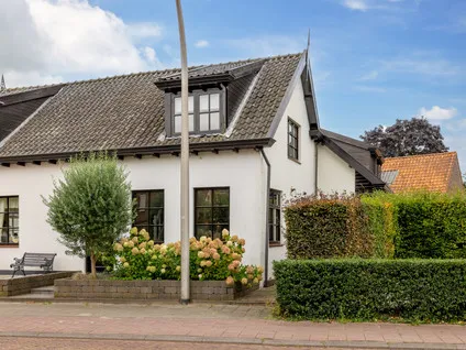 Twee-onder-één-kap te koop: Wolput 83A, Vlijmen-Dorp Vlijmen