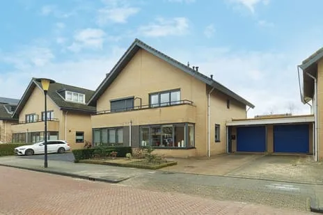 Tussenwoning te koop: Wolvenburg 16, Vrijenburg Barendrecht