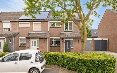 Tussenwoning te koop: Wolvepad 47, Berghem-Noord Berghem