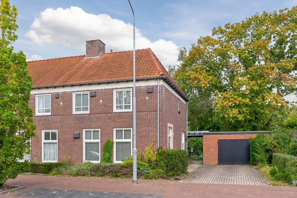 Twee-onder-één-kap te koop: Wolverstraat 32, Duizel
