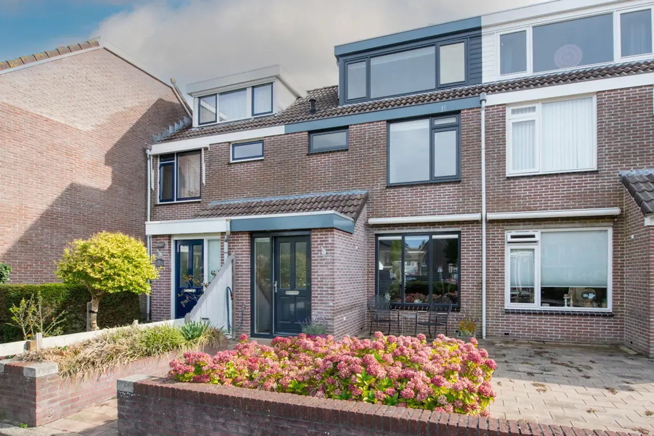 Tussenwoning te koop: Wonge 24, Warmenhuizen