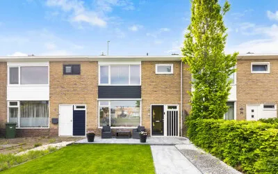 Tussenwoning te koop: Worp Tjaardastraat 69, Noorderhoek I Sneek