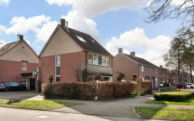Twee-onder-één-kap te koop: Woudhuizerallee 28, Woudhuis Apeldoorn