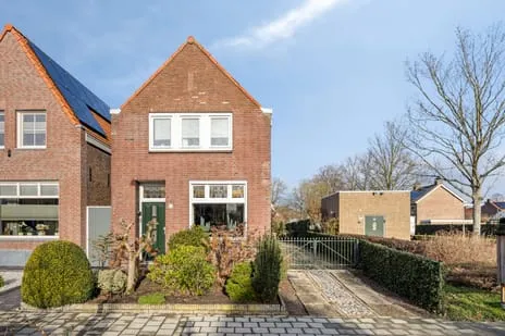 Vrijstaande woning te koop: Wouwseweg 156, Heerma van Vossstraat-Molenbeek Roosendaal