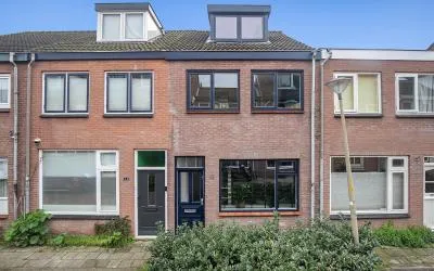 Tussenwoning te koop: Wullenhovenstraat 16, Luxool Nijkerk
