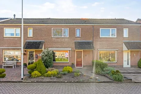Tussenwoning te koop: Wycher van Russellstraat 53, Hasselt Dedemsvaart Hasselt