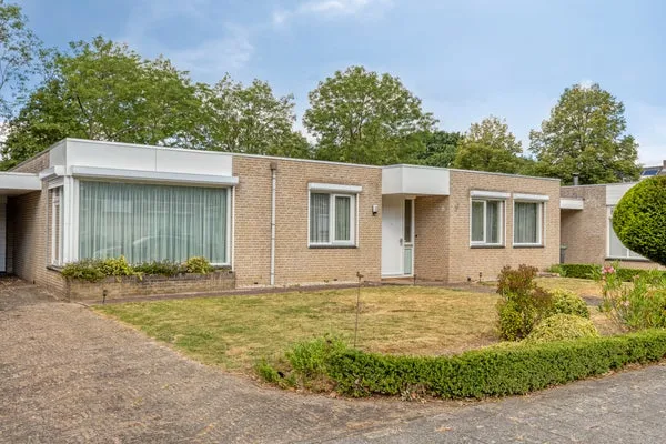 Terraced house for sale: Xanthippehof 2, Oude Gracht-Oost Eindhoven