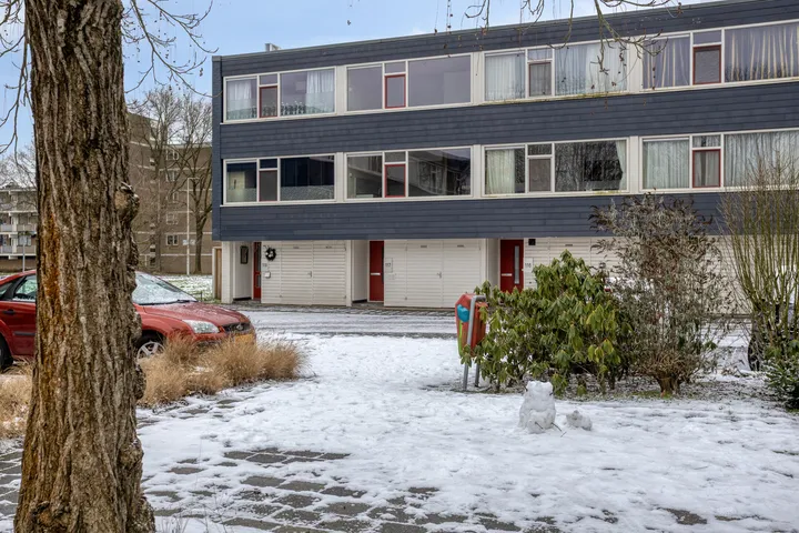 Tussenwoning te koop: Ypelobrink 117, Wesselerbrink Noord-West Enschede