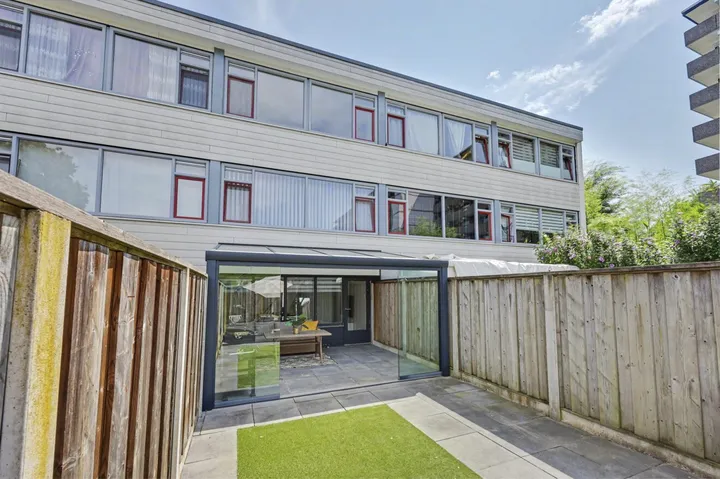 Tussenwoning te koop: Ypelobrink 188, Wesselerbrink Noord-West Enschede