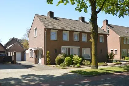 Twee-onder-één-kap te koop: Zaan 16, Koolhof-Zuid Deurne