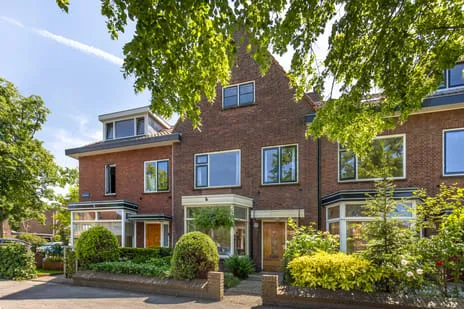 Terraced house for sale: Zaanenlaan 25, Bomenbuurt-oost Haarlem