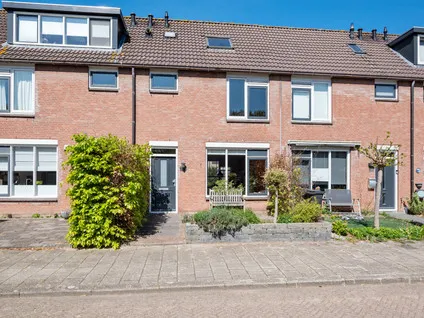 Tussenwoning te koop: Zadelmaker 157, Nieuw-Vennep Welgelegen Noord Nieuw-Vennep