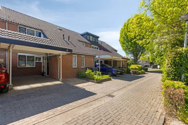 Tussenwoning te koop: Zadelmakerstraat 8, De Vergert Duiven