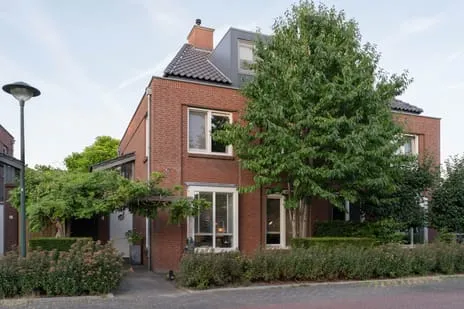 Twee-onder-één-kap te koop: Zalmgracht 4, Beuningen-Beuningse Plas Beuningen (Ge)