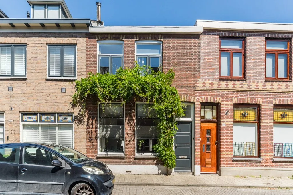 Tussenwoning te koop: Zandbergweg 103, Breda