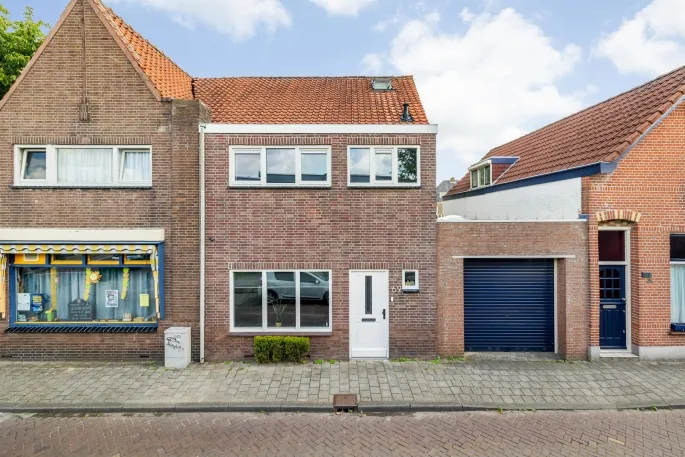Tussenwoning te koop: Zandbergweg 69, Zandberg Breda