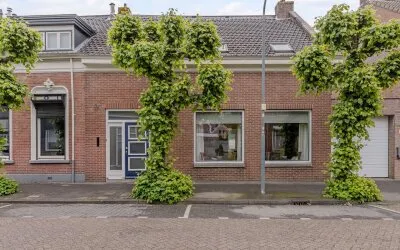 Tussenwoning te koop: Zandheuvel 23, Centrum Oosterhout