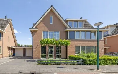Tussenwoning te koop: Zandheuvel 27, Rade, Oranjebuurt, Munniksveen en omgeving Kortenhoef