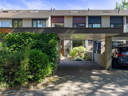 Tussenwoning te koop: Zandhorstlaan 74, Oldenzaal
