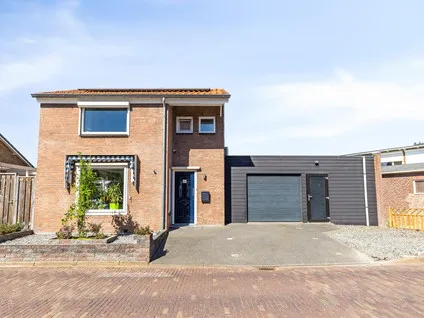 Vrijstaande woning te koop: Zandkreekstraat 14, Kern Lewedorp Lewedorp