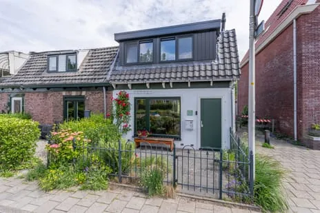 Hoekwoning te koop: Zandslootkade 47, Oranjebuurt Sassenheim