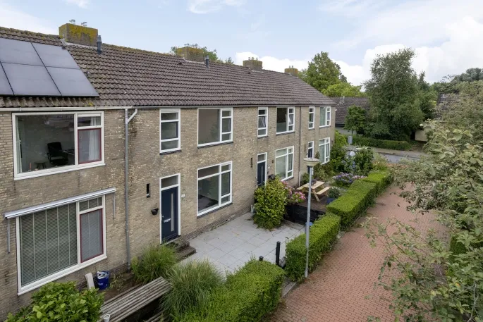 Tussenwoning te koop: Zandsteenlaan 133, Groningen