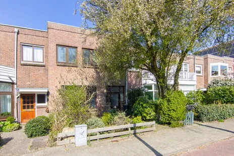 Terraced house for sale: Zandvoortselaan 56, Zandvoortselaan en Berkenrode en omgeving Heemstede