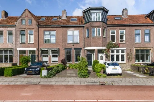 Tussenwoning te koop: Zandwijksingel 3, Schilderskwartier Woerden