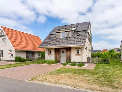 Detached house for sale: Zeedijk 24-365, Verspreide huizen Nieuwvliet Nieuwvliet