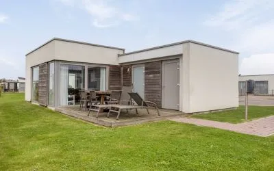 Detached house for sale: Zeedijk 24-491, Verspreide huizen Nieuwvliet Nieuwvliet