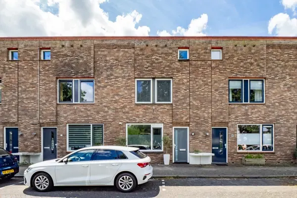 Tussenwoning te koop: Zeedistel 16, Veldhuizen De Meern