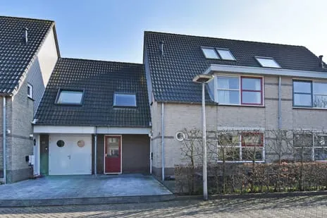 Tussenwoning te koop: Zeedistel 8, Achter het Raadhuis Nootdorp