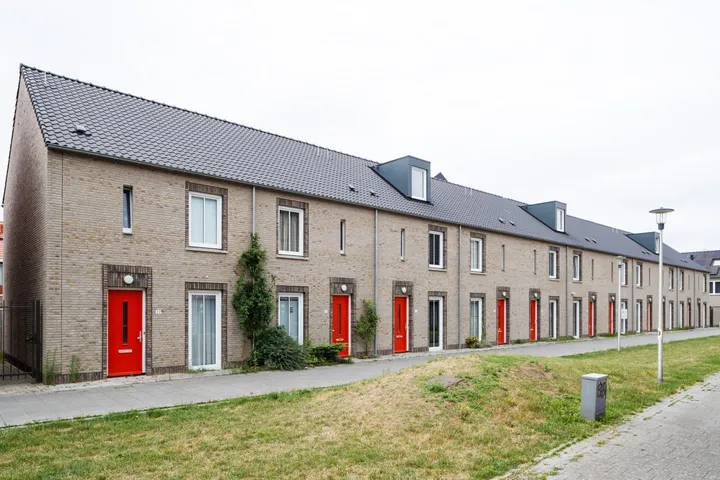 Tussenwoning te huur: Zeeheldenlaan 48, Hemelrijken Eindhoven