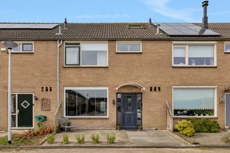 Tussenwoning te koop: Zeekraal 21, Bloemen- en Plantenbuurt Hellevoetsluis