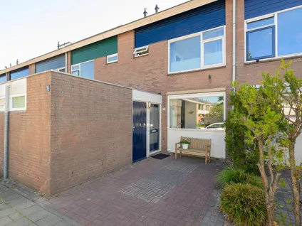 Tussenwoning te koop: Zeelandlaan 50, Hoevenbuurt Vlaardingen