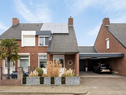 Tussenwoning te koop: Zeepweg 14, Gronsveld