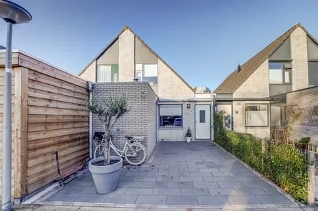 Terraced house for sale: Zeester 96, Rijnsoever-Oost Katwijk (Zh)
