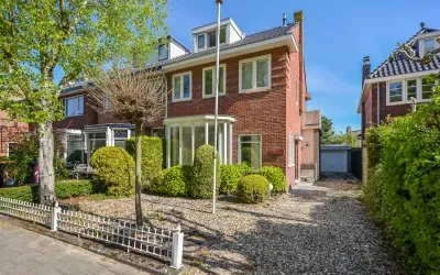 Twee-onder-één-kap te koop: Zeestraat 187, Warande Beverwijk