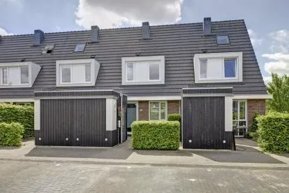 Tussenwoning te koop: Zeilenmakersgilde 14, De Gilden Dronten