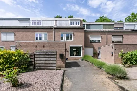 Tussenwoning te koop: Zeishof 25, Egstraat en omgeving Heerlen