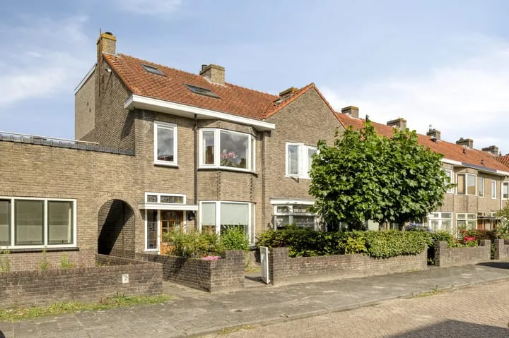 Hoekwoning te koop: Zeisstraat 1, Sportpark Breda