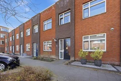Tussenwoning te koop: Zeldenrustlaan 8, Raamsdonksveer