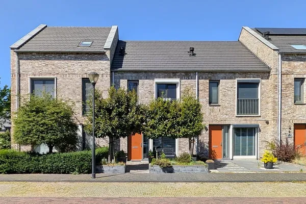 Tussenwoning te koop: Zelhemstraat 13, Koolhoven Buiten Tilburg
