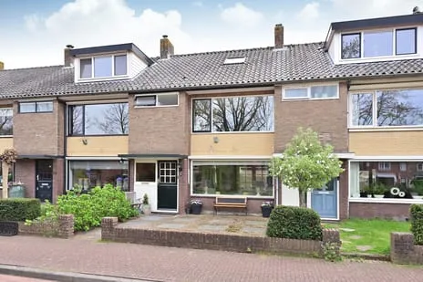 Tussenwoning te koop: Zenderlaan 37, Zenderwijk Huizen
