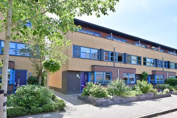 Hoekwoning te koop: Zenderstraat 21, Astronomische Buurt Hilversum