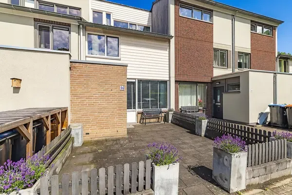 Tussenwoning te koop: Zesde Haren 46, De Haren 'S-Hertogenbosch